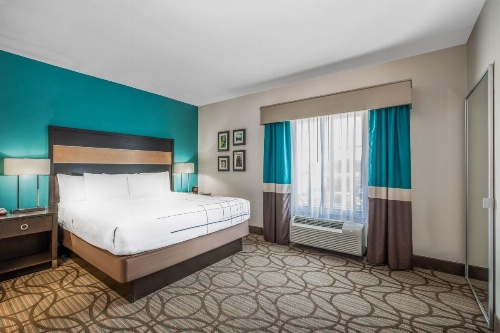 La Quinta Inn & Suites by Wyndham West Little Rock image 8